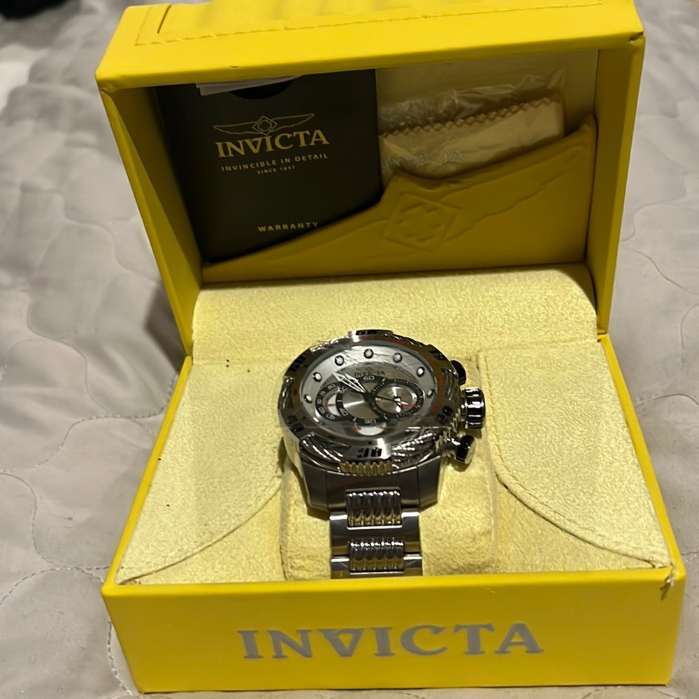 Brand new never worn mens Invicta watch